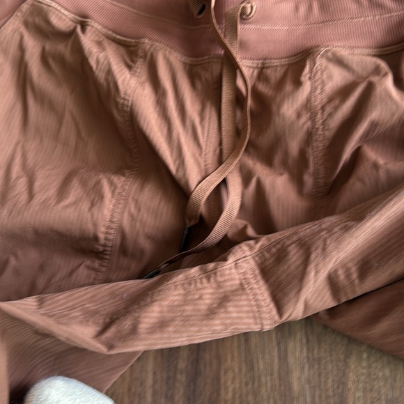 Lululemon Dance Studio Mid-Rise Jogger - Roasted Brown size 10 - Picture 5 of 9
